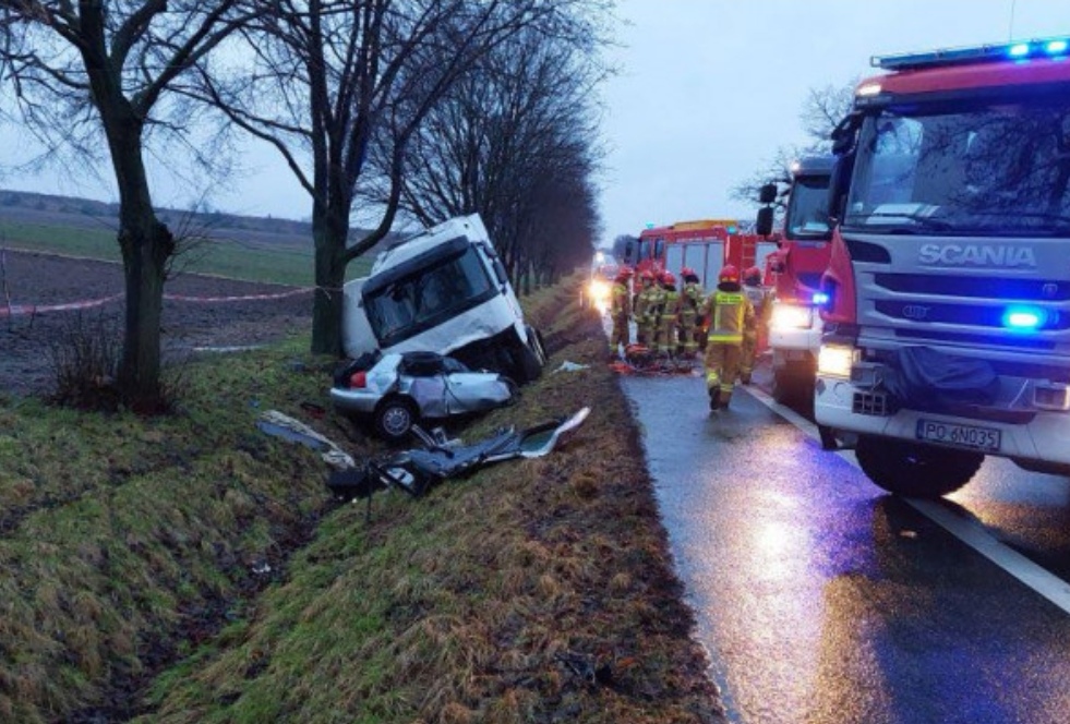 Drogowy Dramat Pod Koninem. Nie żyją Trzy Oosby (ZDJĘCIA ...